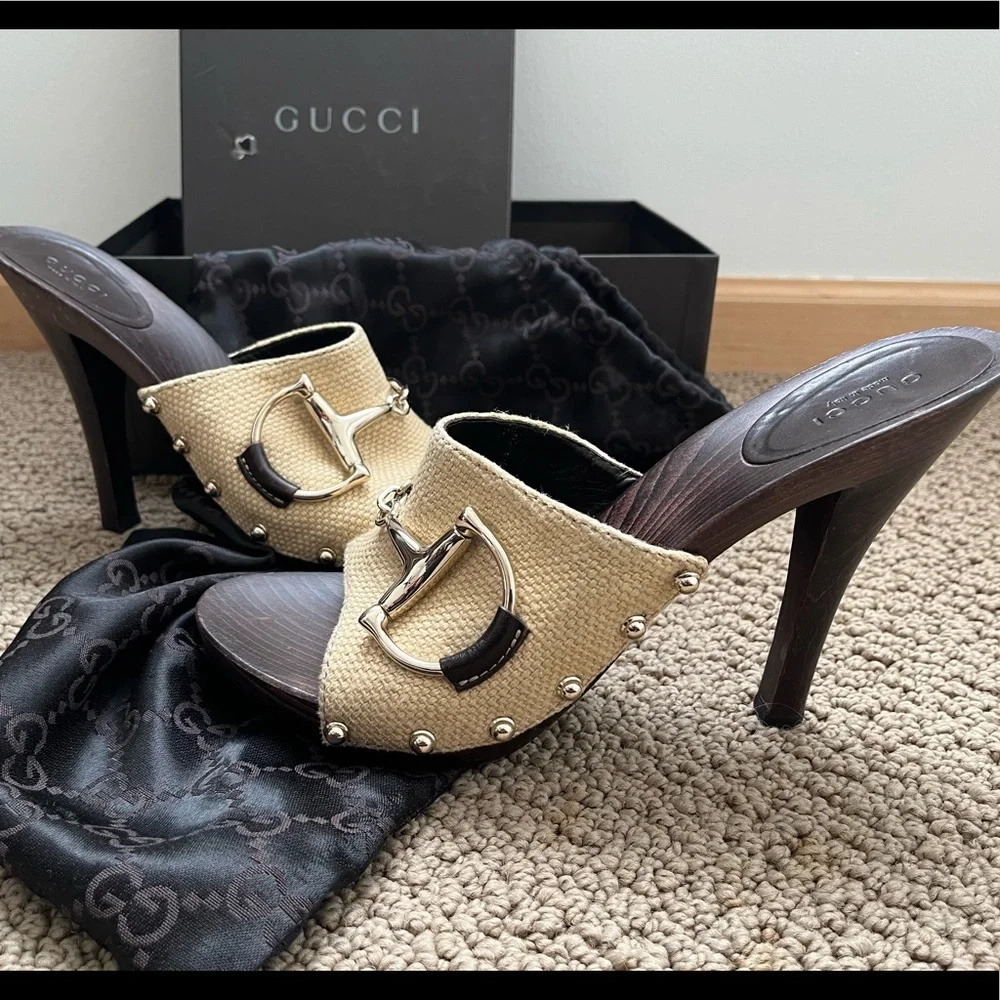 Vintage Gucci heels - Picture 2 of 11